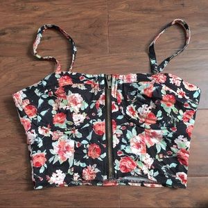 Nollie floral crop top size small